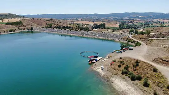 Balık kafesleri patladı, oltasını alan baraja koştu