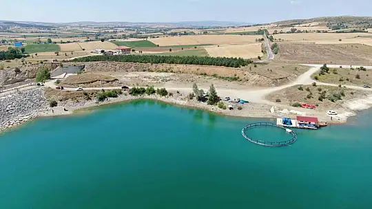 Balık kafesleri patladı, oltasını alan baraja koştu