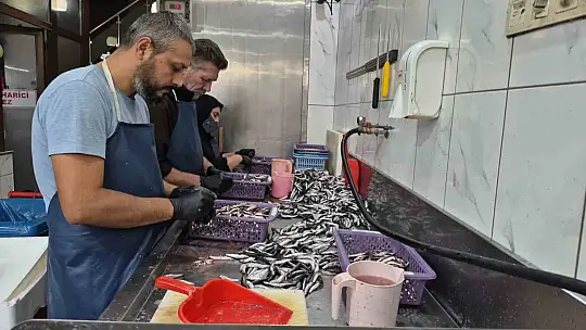 Balık ustasından lezzetli hamsi pişirmenin püf noktaları