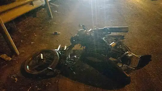 Balıkesir'de motosikletle otomobil kaza yaptı 1ölü, 1 yaralı