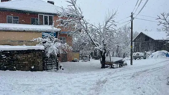 Bartın'da kar kalınlığı 1 metreyi aştı