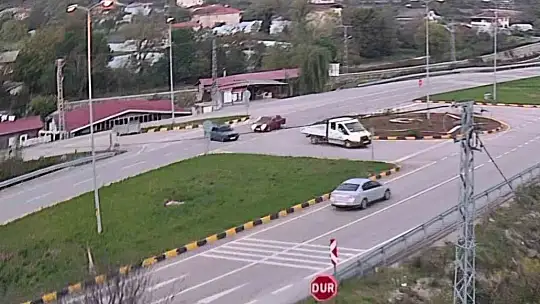 Kaza anı güvenlik kamerasında