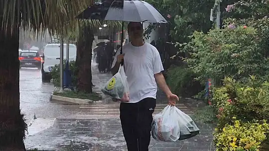 Bartın'da sağanak hayatı olumsuz etkiledi