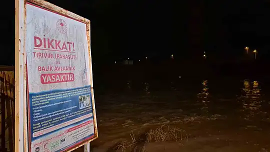 Bartın'da sağanak ve dolu yağışı ırmağı taşırdı