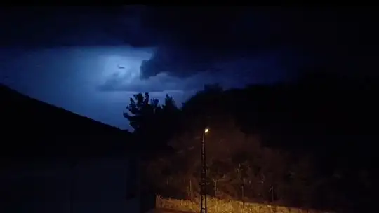 Bartın'da şimşekler geceyi aydınlattı