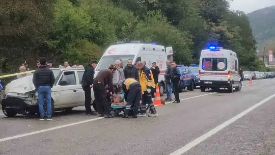 1 saat arayla iki kazada 2 kişi öldü, 17 kişi yaralandı