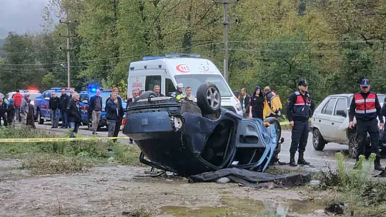 1 saat arayla iki kazada 2 kişi öldü, 17 kişi yaralandı