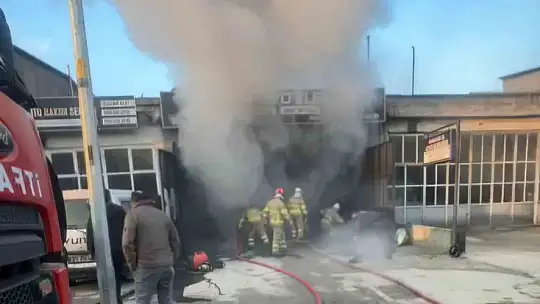 Bartın oto saniyede korkutan yangın