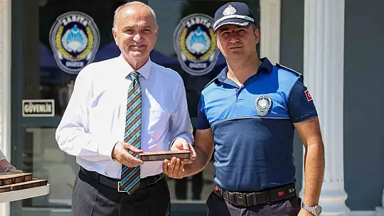Başkan Özlü'den zabıta personeline tespih