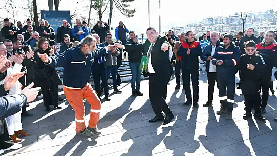 Başkan Tekin'den işçiye yüzde 90 zam