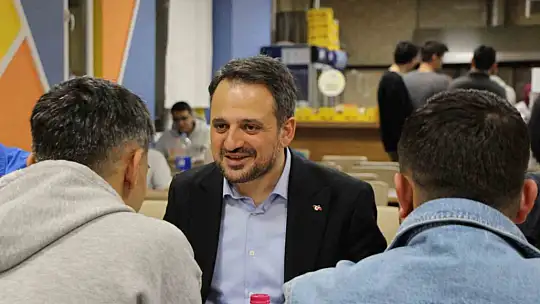 Başkan yardımcısı Eminoğlu gençlerle sahur yaptı