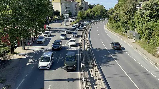 Bayram dönüşü trafik kilitlendi