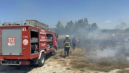 Beton mikserleri ve iş makineleri ile yangını söndürmek için seferber oldular