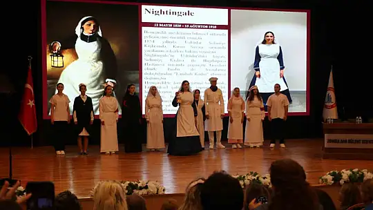 BEUN'de Hemşirelik Haftası'na özel tarihi defile