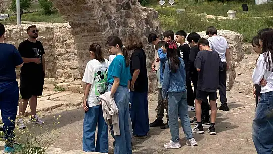 Bilim merkezi öğrencileri Hadrianopolis'i gezdi