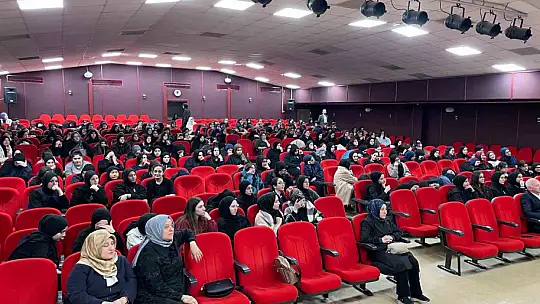 Bilim söyleşilerinde liseli öğrencilerle buluştu