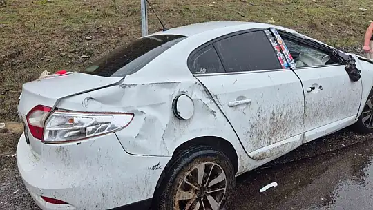 Bingöl'de trafik kazası : 1 ölü 2 yaralı