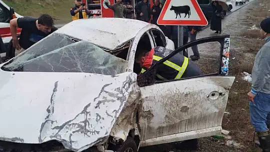 Bingöl'de trafik kazası : 1 ölü 2 yaralı