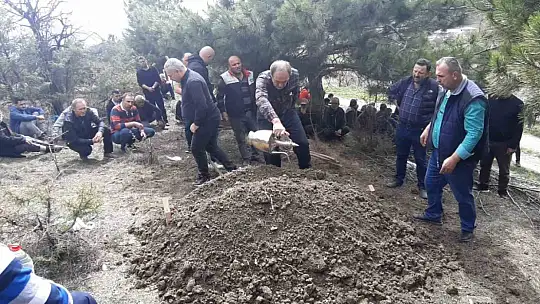 Bir köy onu çok sevdi, şimdi gözyaşlarıyla uğurluyor