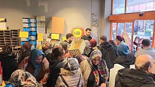 Bir ürün daha fazla alabilmek birbirleriyle yarıştılar