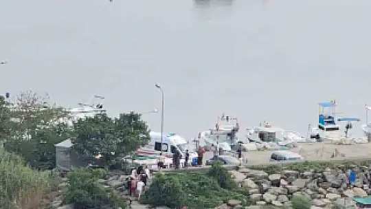 Boğulma tehlikesi geçiren 3 kadını vatandaşlar kurtardı