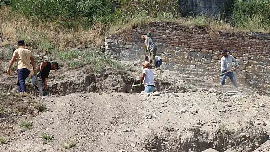 Bolu Antik Stadion'da kazı çalışmaları başladı