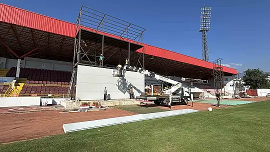 Bolu Atatürk Stadyumu'nda hummalı çalışma