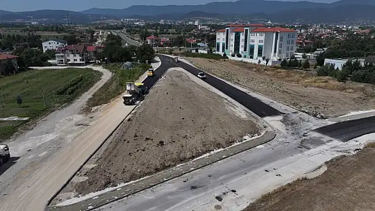Bolu Belediyesi ekipleri şehrin dört bir yanında çalışıyor