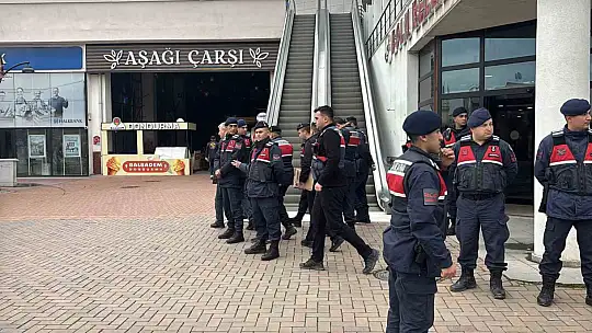 Bolu Belediyesi'nde jandarma ekipleri inceleme çalışmasını bitirdi: Evraklar götürüldü