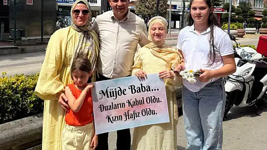 12 yaşındaki kızdan babasına ağlatan 'hafızlık' sürprizi