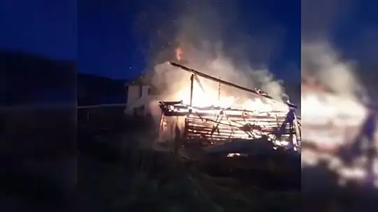 Bolu'da 2 yayla evi yangında küle döndü