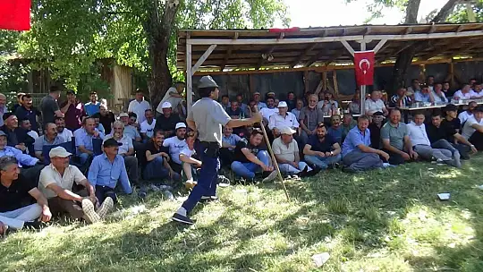 Bolu'da 200 yıllık geleneğe yoğun ilgi: Kazanlar kaynadı, pehlivanlar kıran kırana güreşti
