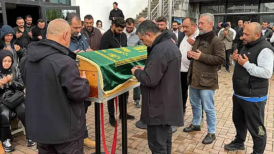 Bolu'da 43 yaşında hayatını kaybeden belediye çalışanına gözyaşlarıyla veda