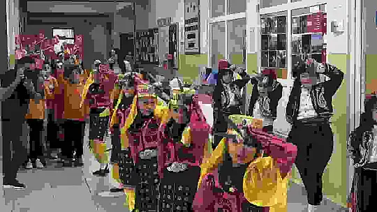 Bolu'da 49 bin 169 öğrenci karne sevinci yaşadı