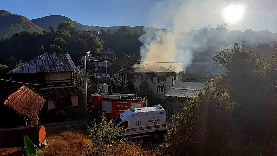Bolu'da ahşap evde çıkan yangında yaşlı çift hayatını kaybetti