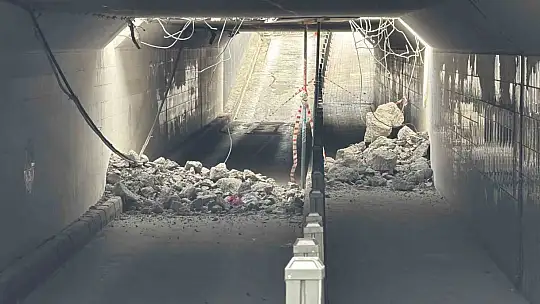 Bolu'da alt geçidin tavanı çöktü: Yol ulaşıma kapandı