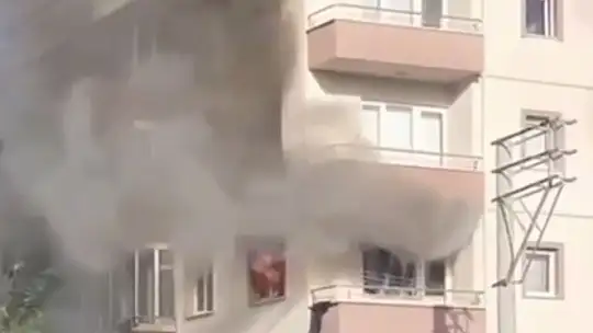 Bolu'da apartman dairesi alev alev yandı