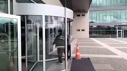 Bolu'da arabaya zulalanmış uyuşturucuyu 'Pako' buldu