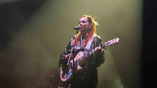 Bolu'da Athena 15 bini aşkın öğrenciye konser verdi