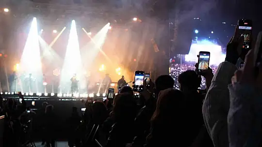 Bolu'da Athena 15 bini aşkın öğrenciye konser verdi