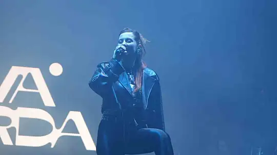 Bolu'da Athena 15 bini aşkın öğrenciye konser verdi