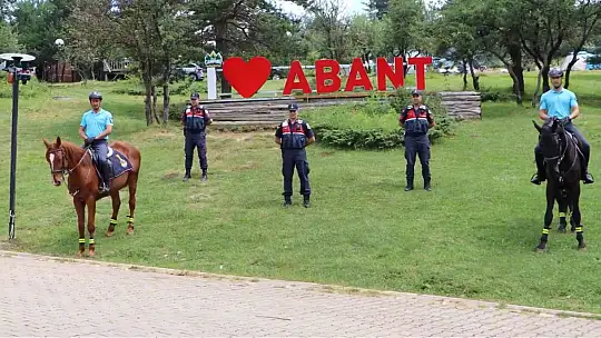 Bolu'da atlı jandarma timleri görev başında