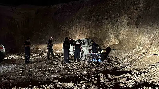 Cip 15 metrelik uçurumdan uçtu: 2 sevgili hayatını kaybetti, 1 yaralı