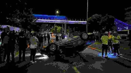 Bolu'da D-100'de takla atan otomobilden burunları bile kanamadan çıktılar