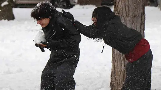 Bolu'da eğitime kar engeli: Okullar 1 gün tatil edildi