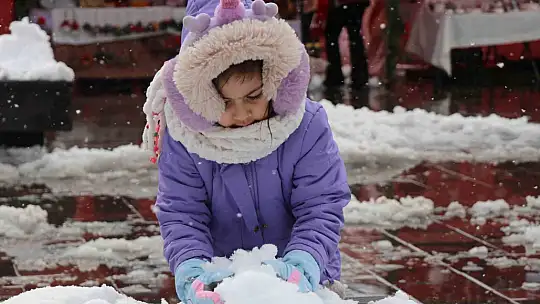 Bolu'da eğitime kar engeli: Okullar 1 gün tatil edildi