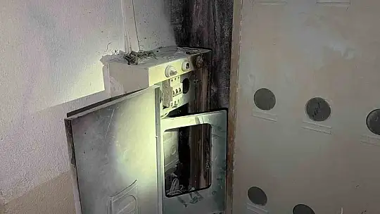 Bolu'da elektrik panosu yangını: 'Dumandan aşağıya inemedik'