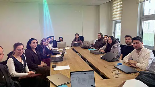 Bolu'da geleceğin iletişimcileri kendi hikayelerini dijitale taşıdı