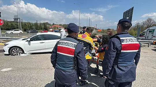 Bolu'da hafif ticari araç ile otomobil çarpıştı: 10 yaralı