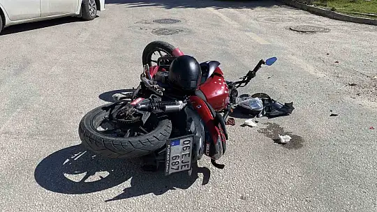 Bolu'da hafif ticari araç ile motosiklet çarpıştı: 1 yaralı